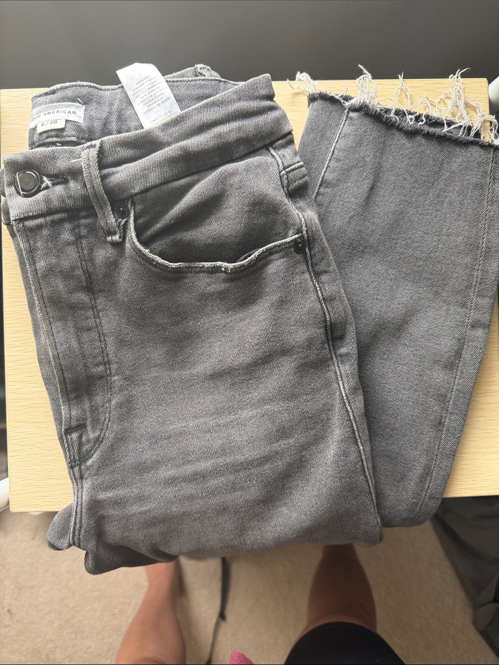 Good American Grey Frayed-Hem Cropped Jeans